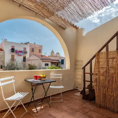 فندق مبيت وإفطار Alguer Guest House 3*