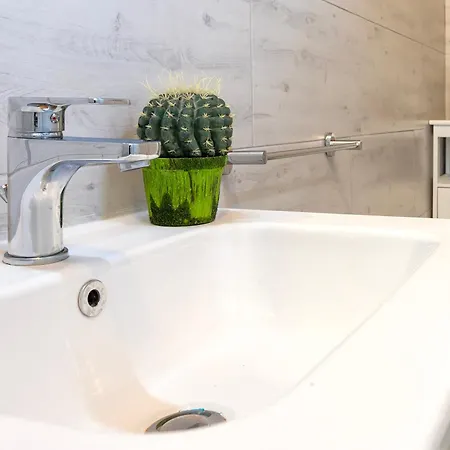 Alguer Guest House فندق مبيت وإفطار 3*