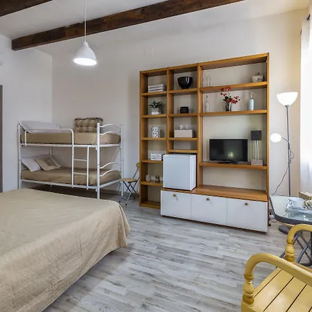 Alguer Guest House Bed & Breakfast 3*