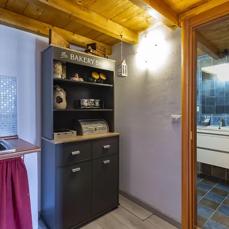 فندق مبيت وإفطار Alguer Guest House 3*