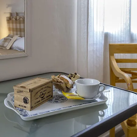 فندق مبيت وإفطار Alguer Guest House ألغيرو