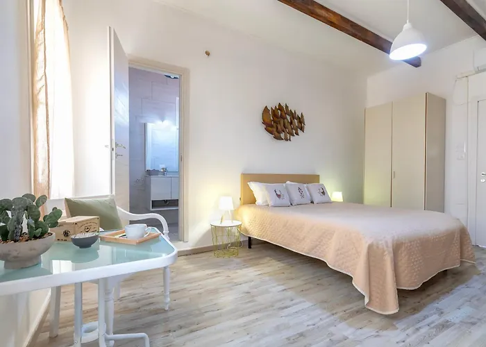 Bed & Breakfast Alguer Guest House 3*