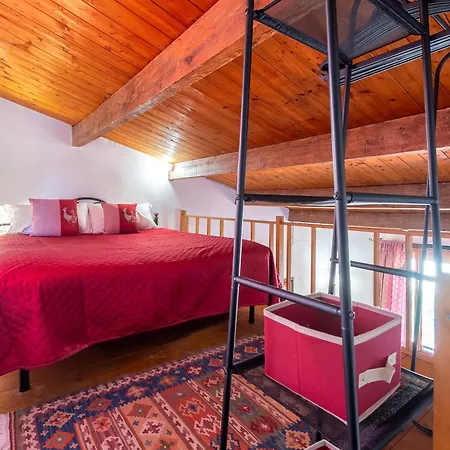 לינה וארוחת בוקר Alguer Guest House 3*