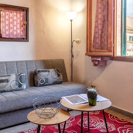 Alguer Guest House Nocleg ze śniadaniem 3*